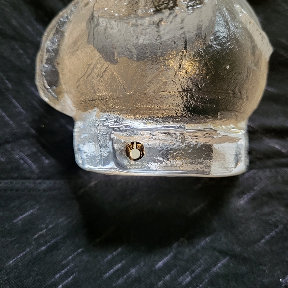 Pukeberg Sweden Art Glass Elephant Paperweight - Picture 5 of 5